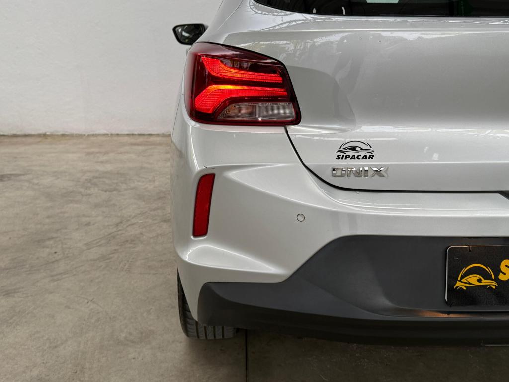 CHEVROLET Onix Hatch - Foto