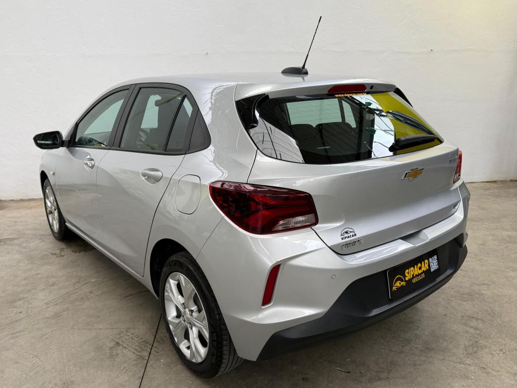 CHEVROLET Onix Hatch - Foto