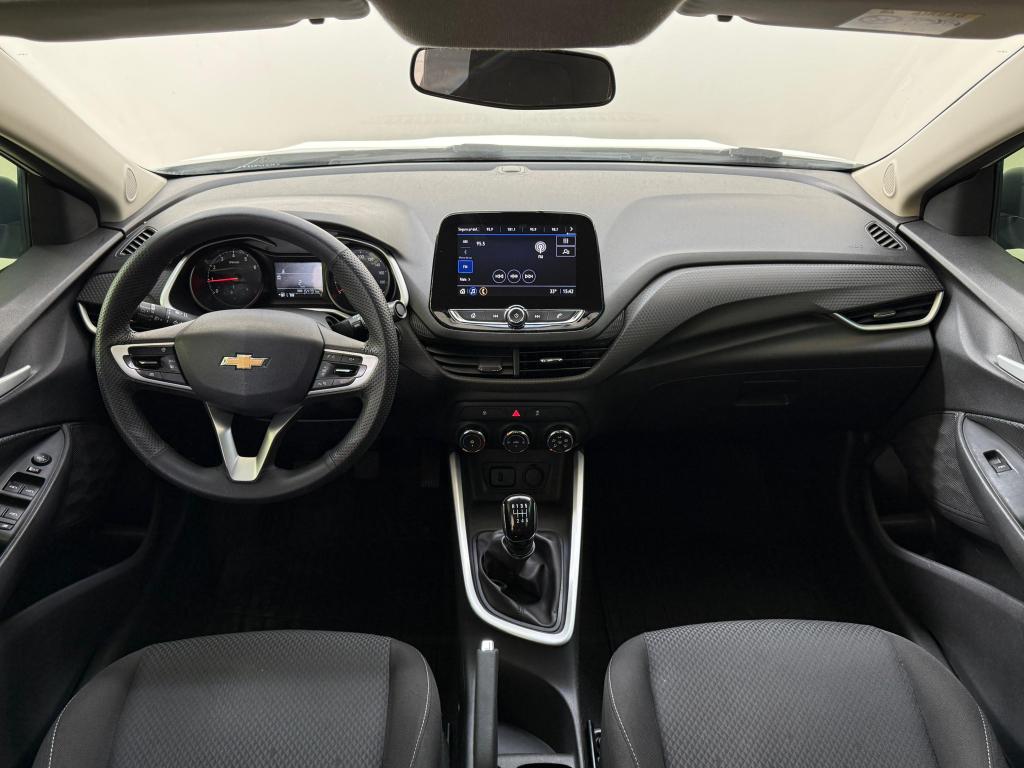 CHEVROLET Onix Hatch - Foto