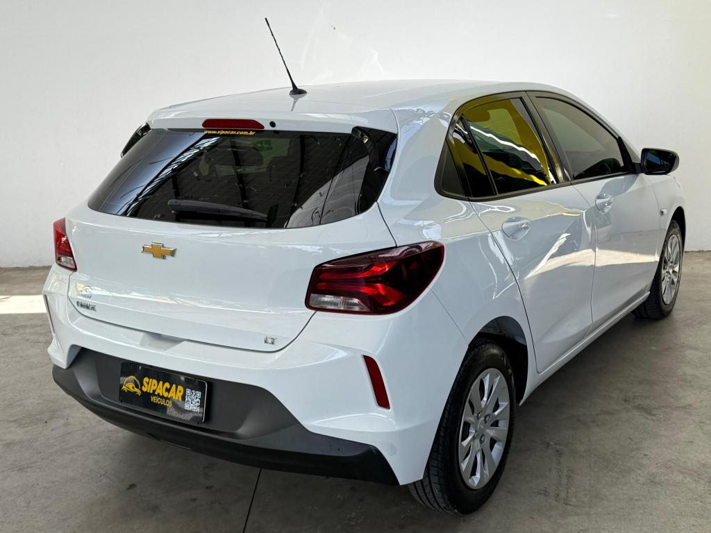 CHEVROLET Onix Hatch - Foto