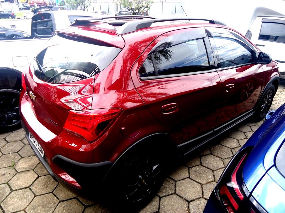 CHEVROLET Onix Hatch - Foto