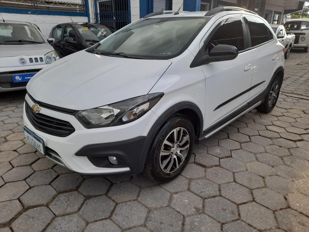 CHEVROLET Onix Hatch - Foto