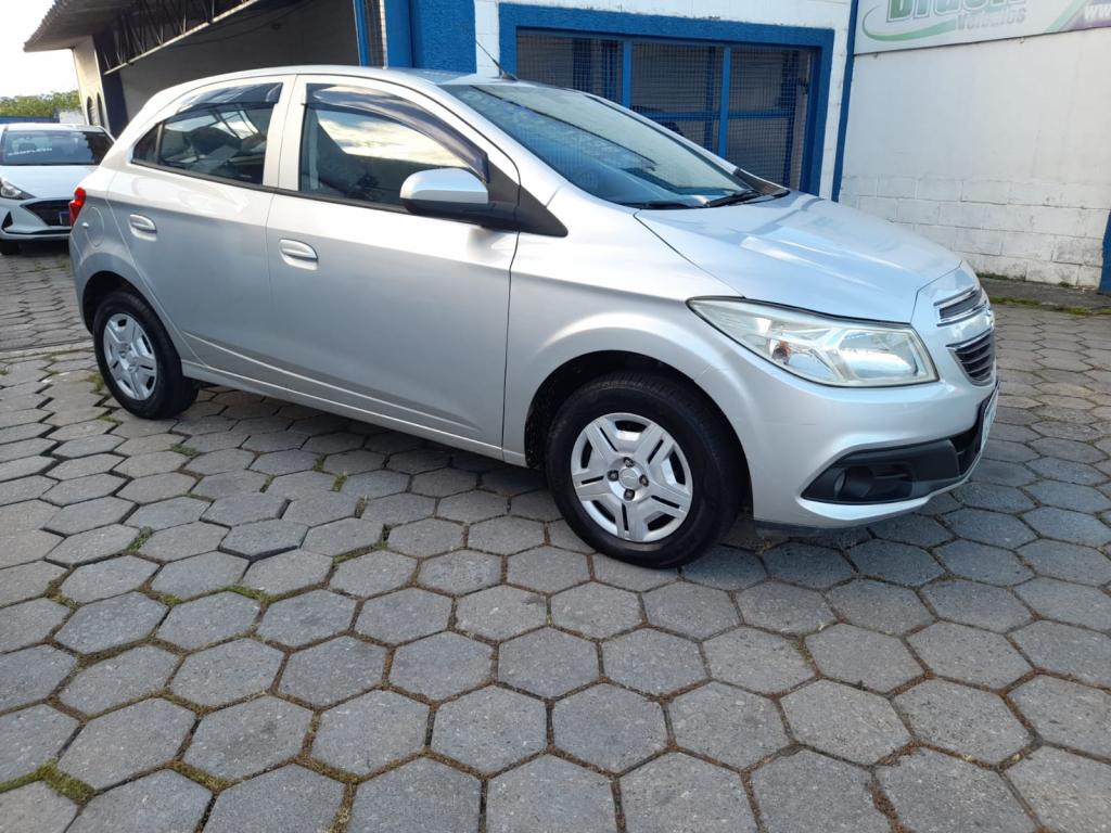 CHEVROLET Onix Hatch
