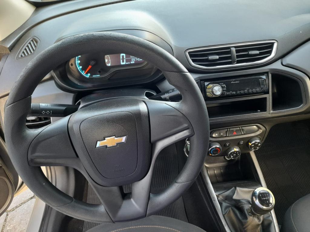 CHEVROLET Onix Hatch - Foto