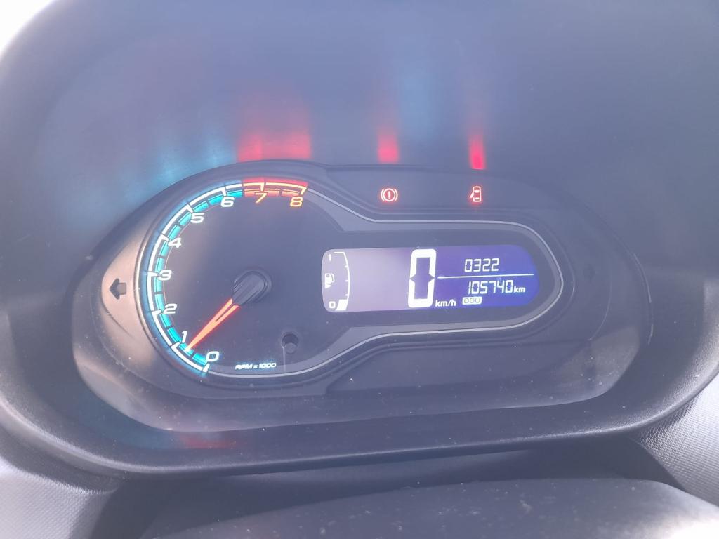 CHEVROLET Onix Hatch - Foto