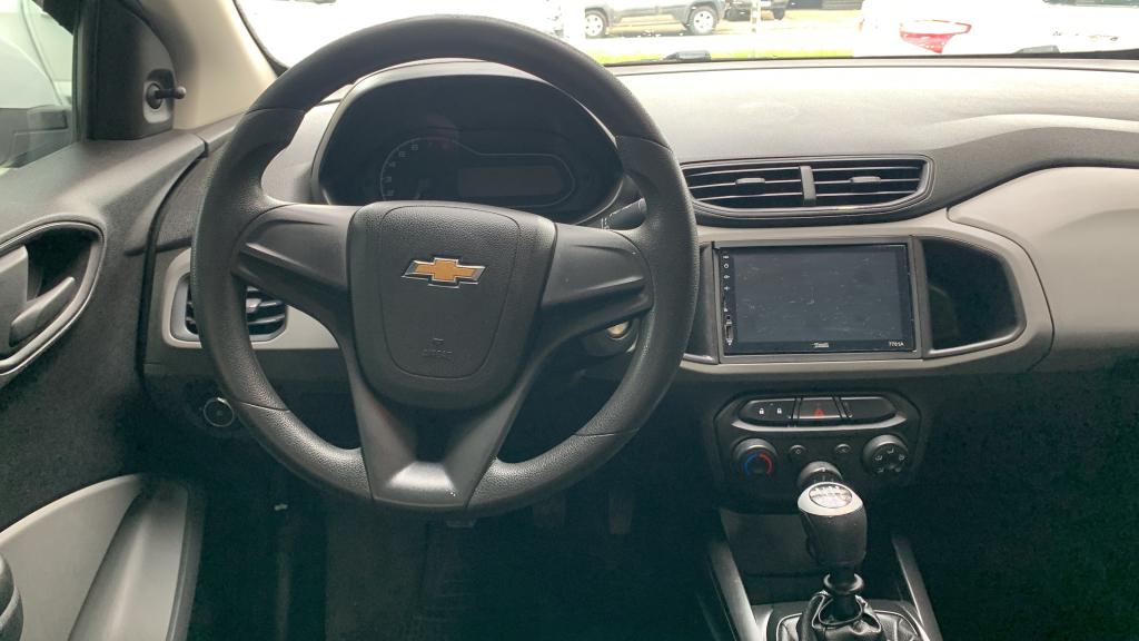 CHEVROLET Onix Hatch - Foto