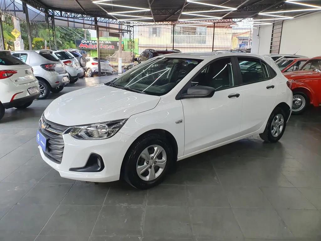 CHEVROLET Onix Hatch - Foto