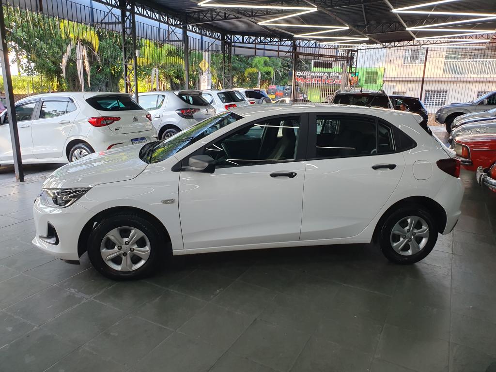 CHEVROLET Onix Hatch - Foto