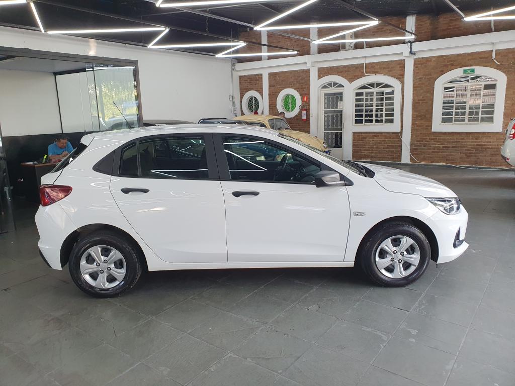 CHEVROLET Onix Hatch - Foto