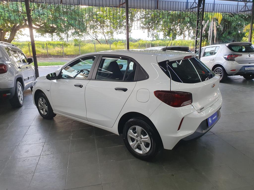 CHEVROLET Onix Hatch - Foto