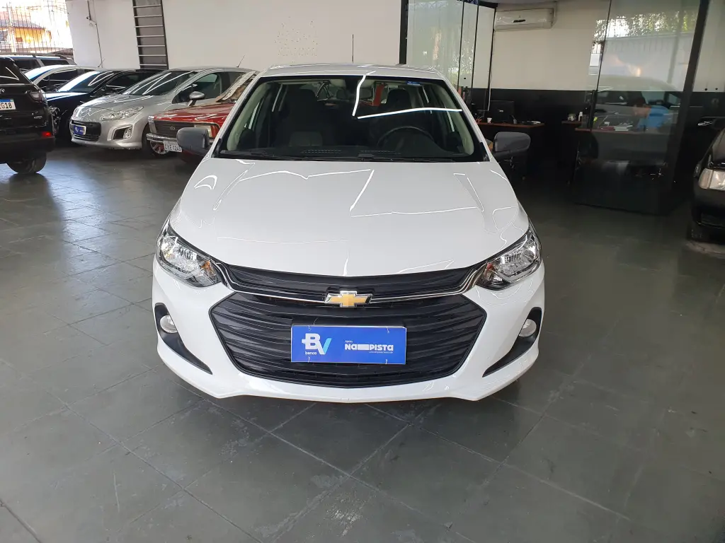 CHEVROLET Onix Hatch - Foto