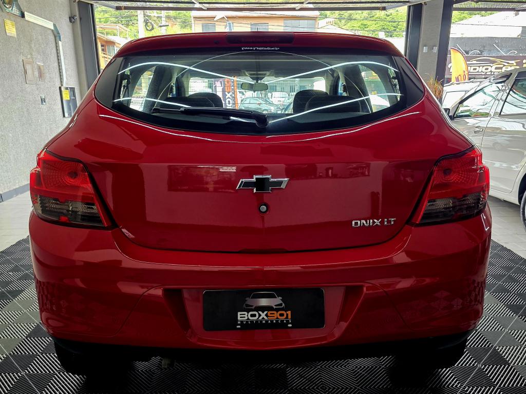 CHEVROLET Onix Hatch - Foto