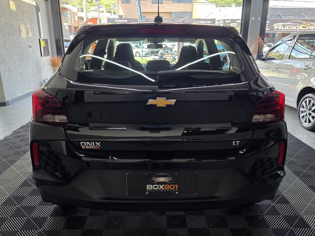 CHEVROLET Onix Hatch - Foto