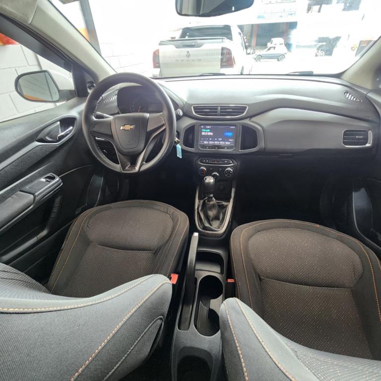 CHEVROLET Onix Hatch - Foto