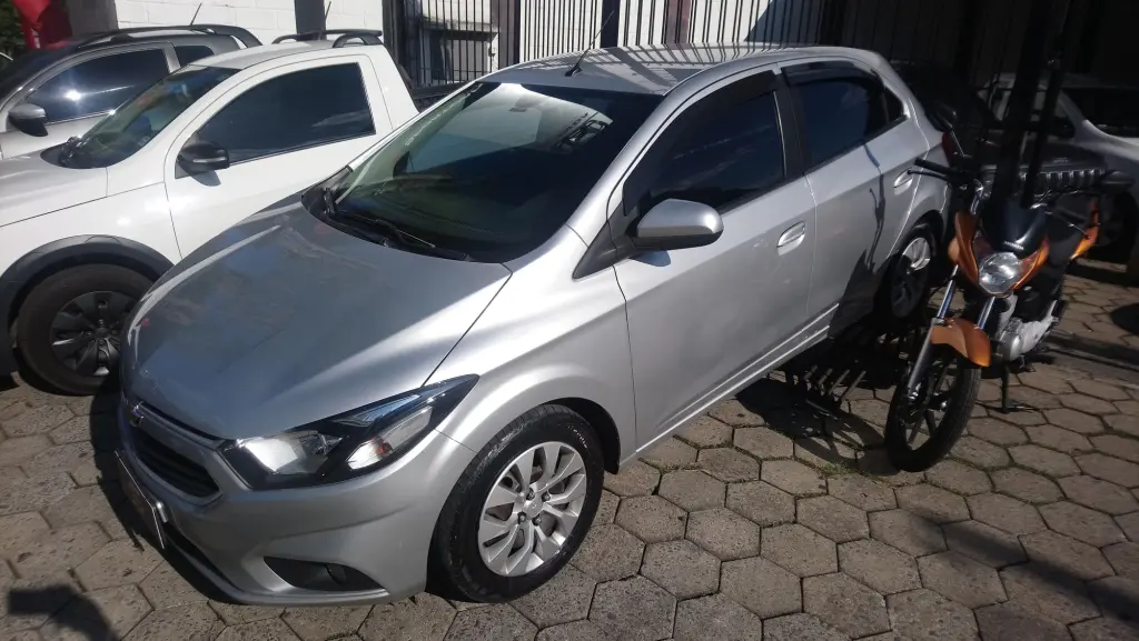 CHEVROLET Onix Hatch