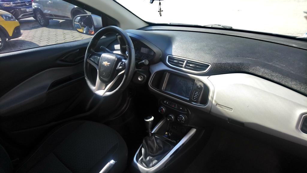 CHEVROLET Onix Hatch - Foto