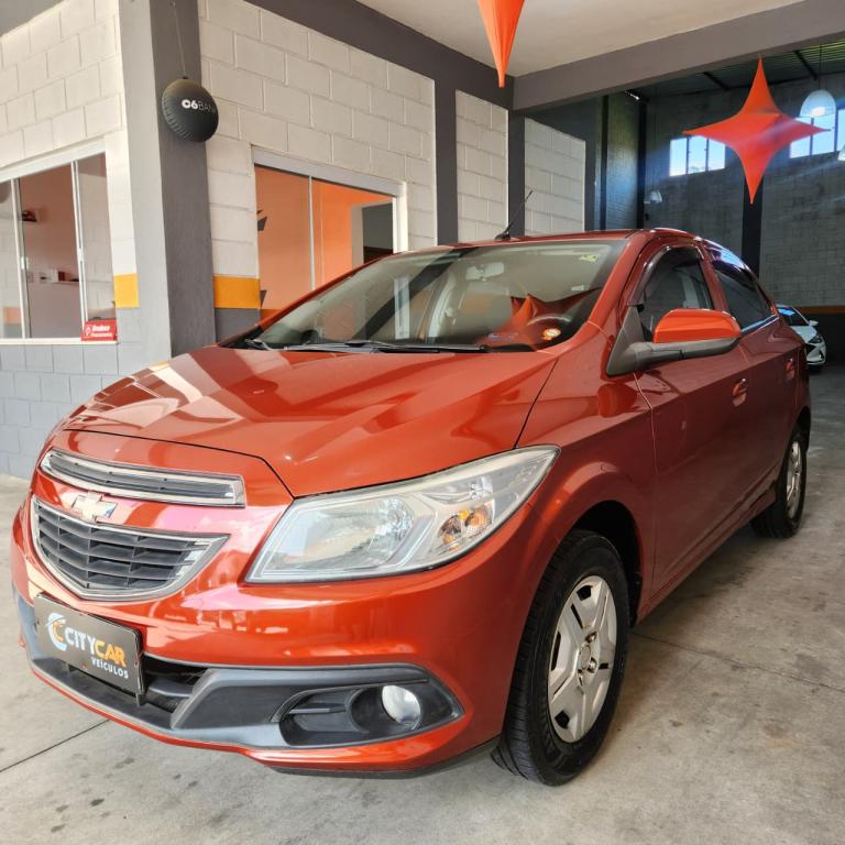 CHEVROLET Onix Hatch - Foto