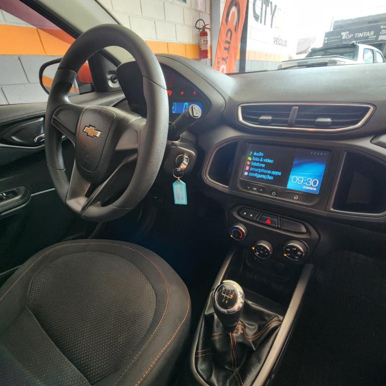 CHEVROLET Onix Hatch - Foto