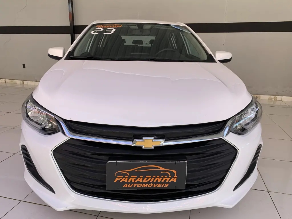CHEVROLET Onix Hatch - Foto