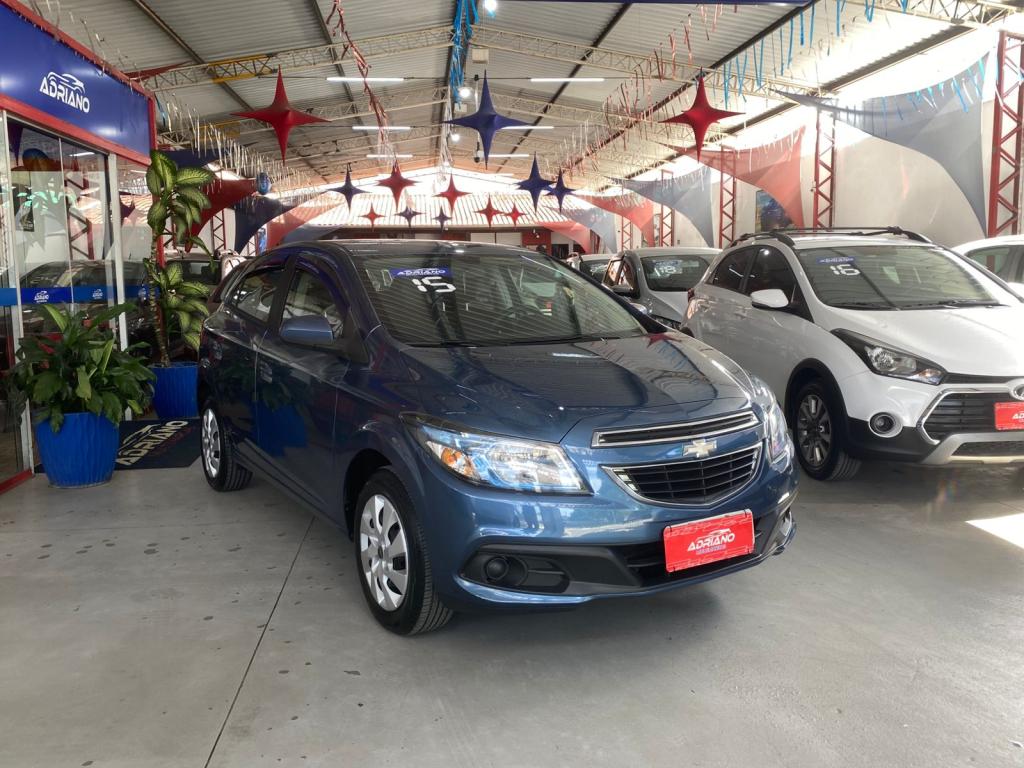 CHEVROLET Onix Hatch - Foto