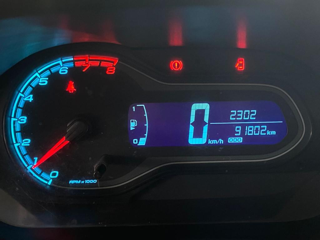 CHEVROLET Onix Hatch - Foto