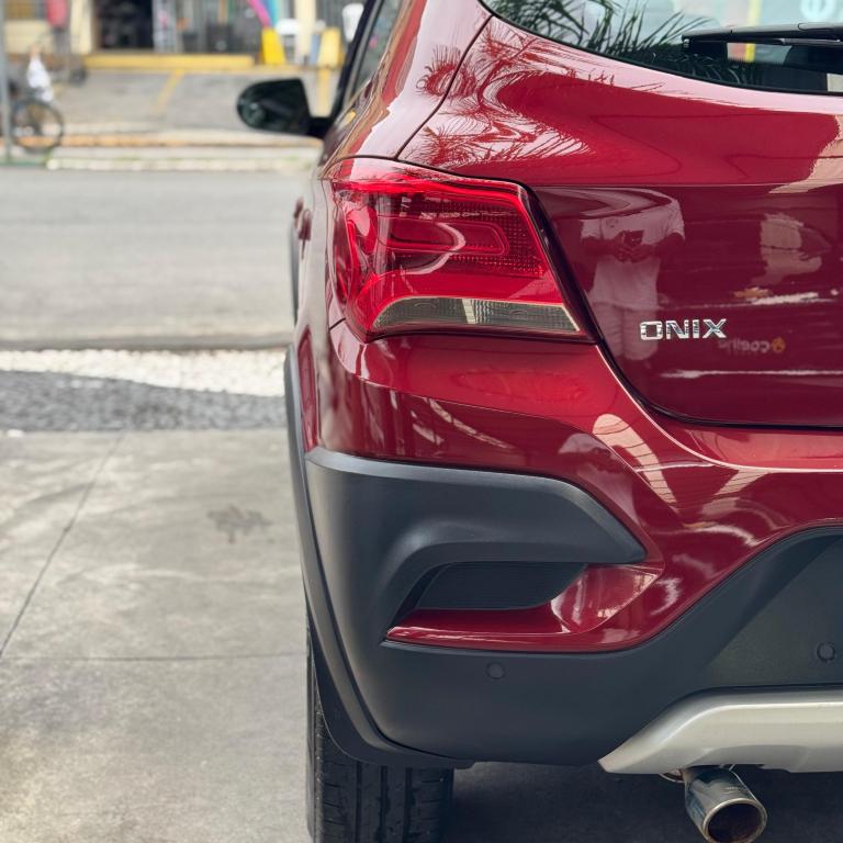 CHEVROLET Onix Hatch - Foto