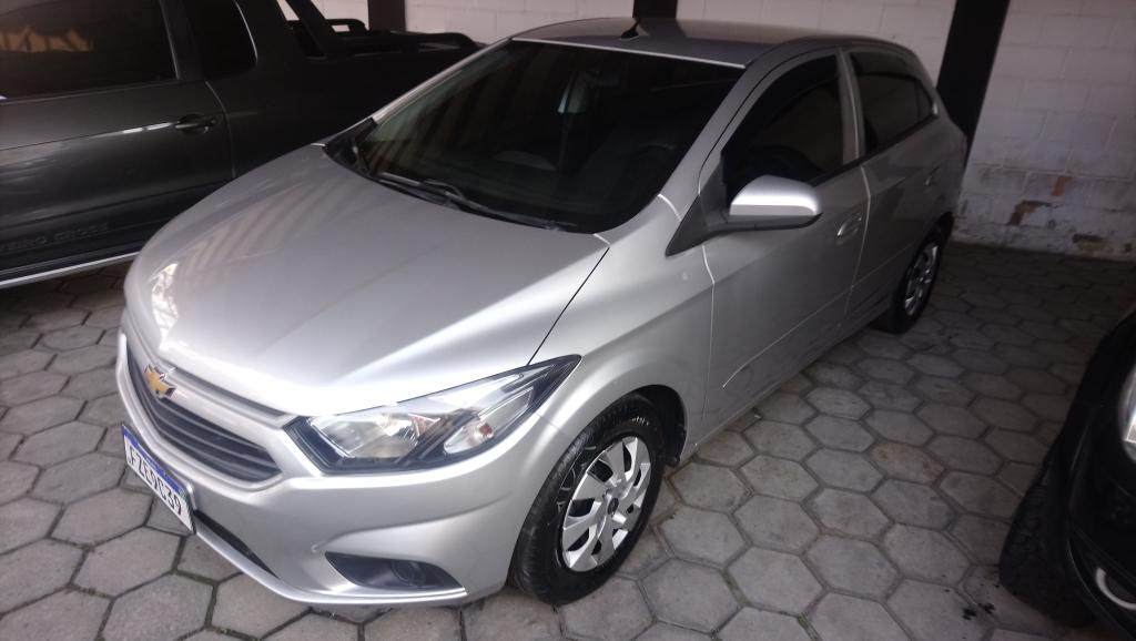 CHEVROLET Onix Hatch - Foto