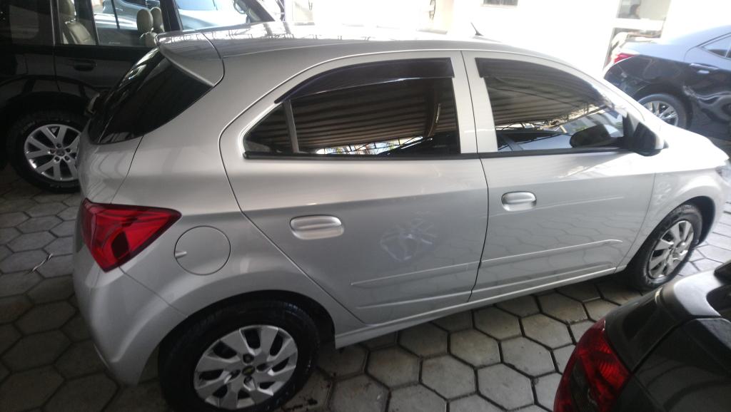 CHEVROLET Onix Hatch - Foto