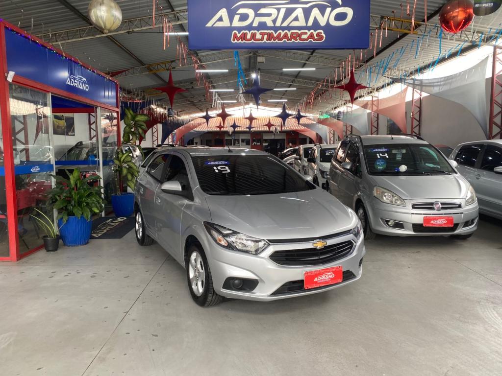CHEVROLET Onix Hatch - Foto