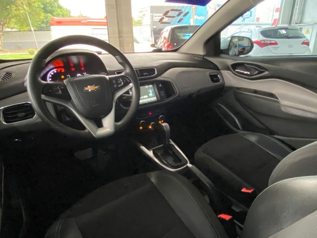CHEVROLET Onix Hatch - Foto