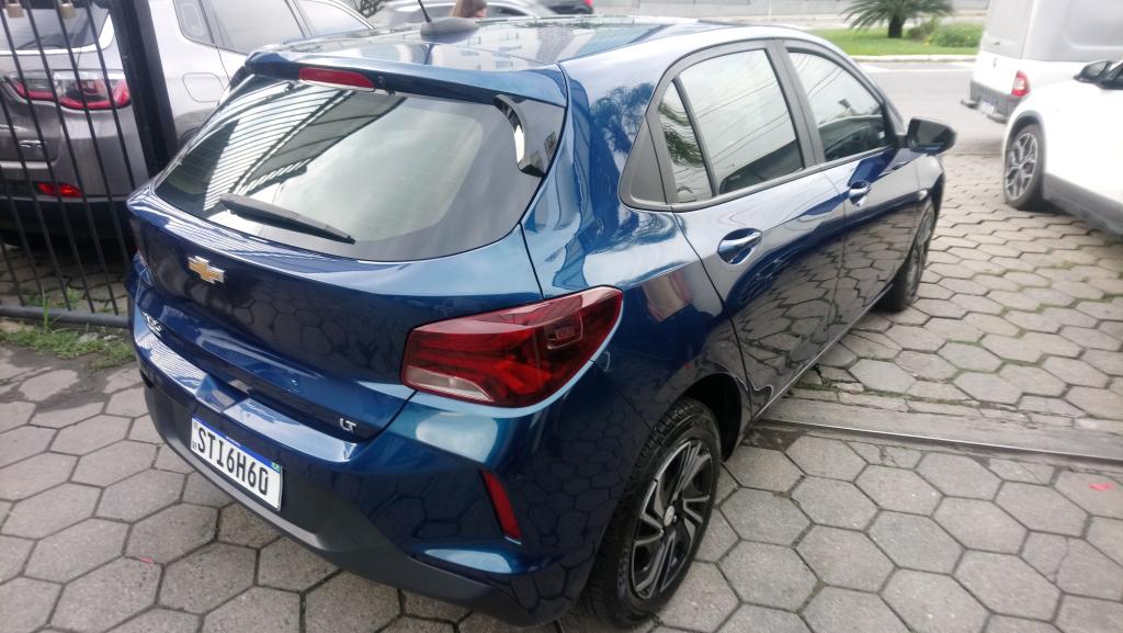 CHEVROLET Onix Hatch - Foto