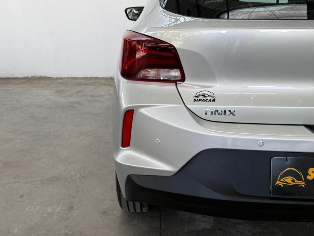 CHEVROLET Onix Hatch - Foto