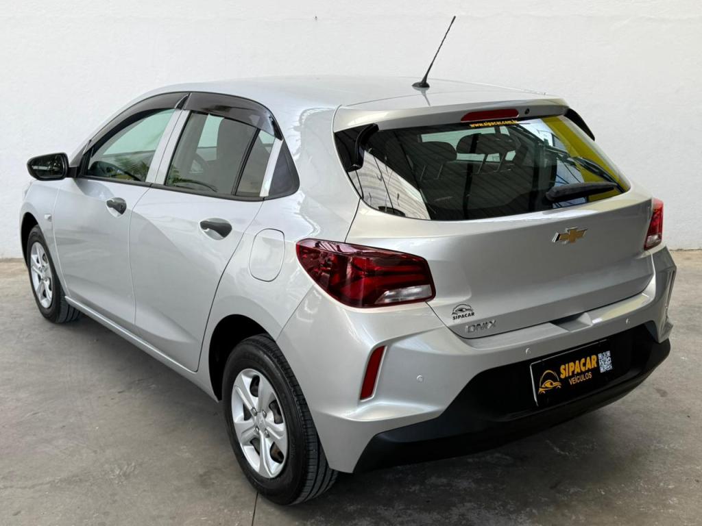 CHEVROLET Onix Hatch - Foto
