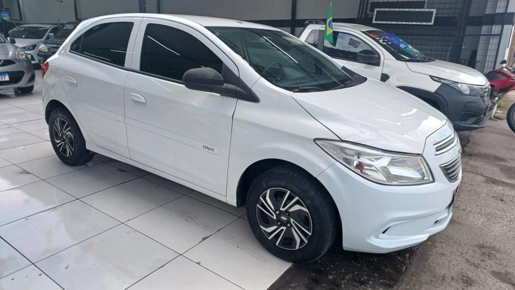 CHEVROLET Onix Hatch