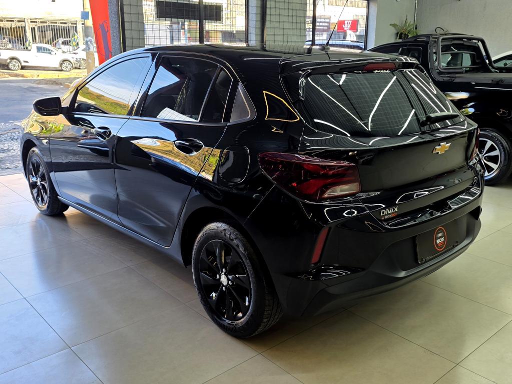 CHEVROLET Onix Hatch - Foto