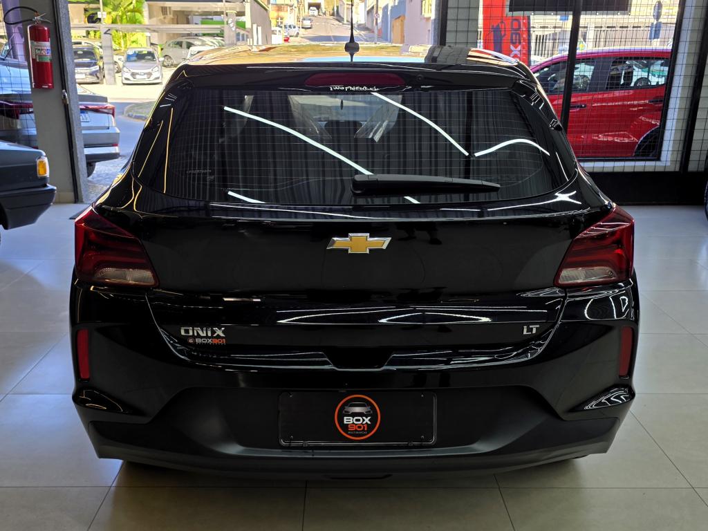 CHEVROLET Onix Hatch - Foto