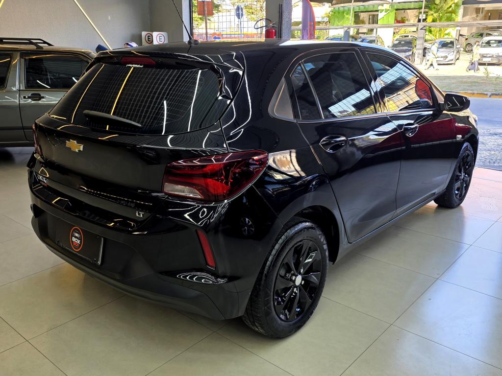 CHEVROLET Onix Hatch - Foto