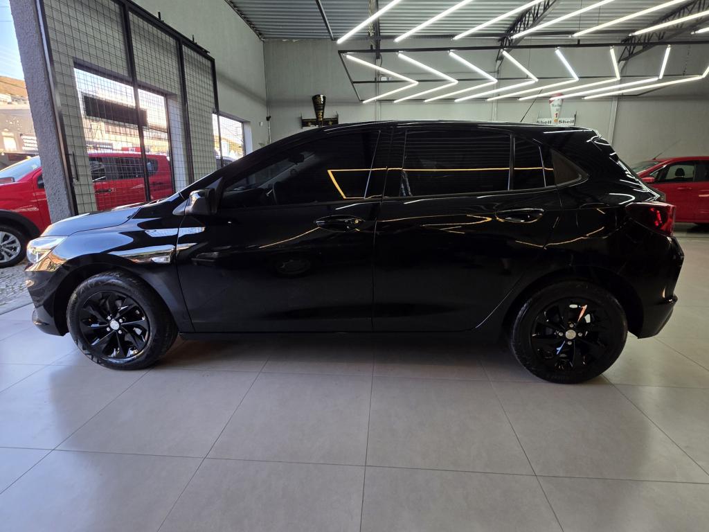 CHEVROLET Onix Hatch - Foto