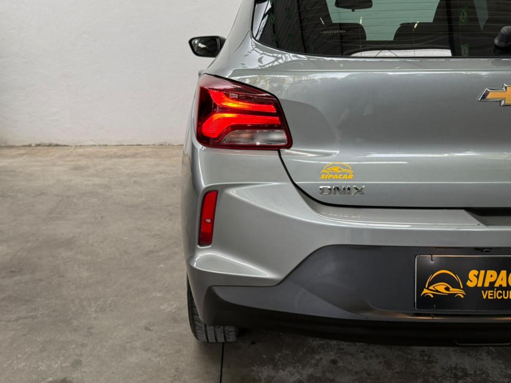 CHEVROLET Onix Hatch - Foto