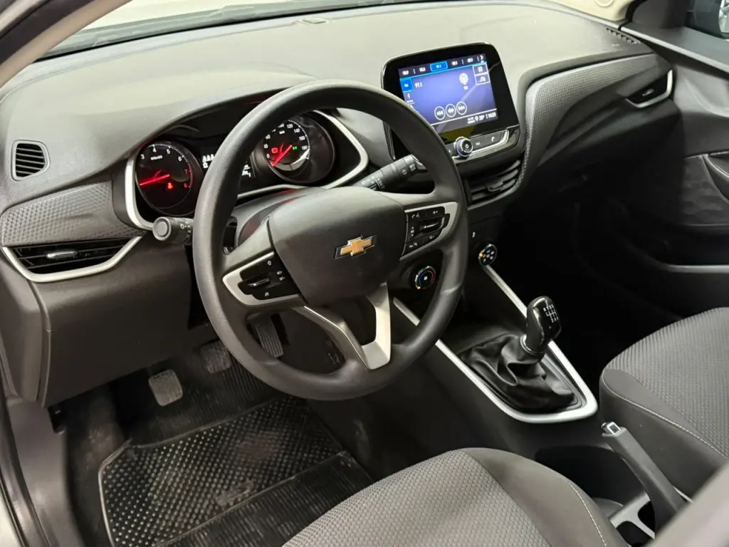 CHEVROLET Onix Hatch - Foto