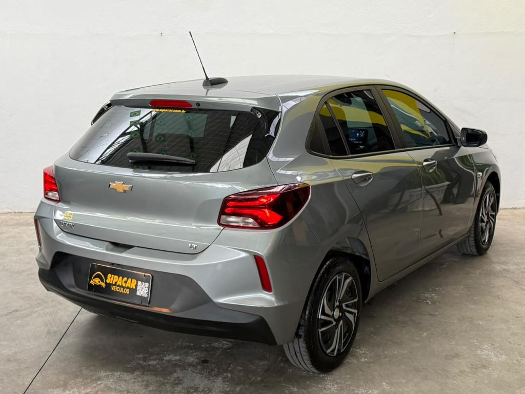 CHEVROLET Onix Hatch - Foto