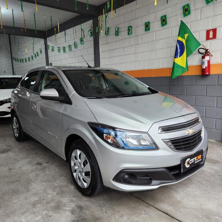 CHEVROLET Onix Hatch
