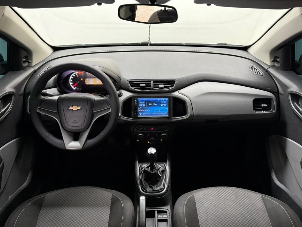 CHEVROLET Onix Hatch - Foto