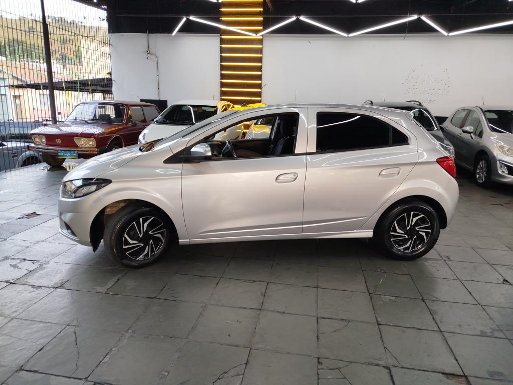 CHEVROLET Onix Hatch - Foto