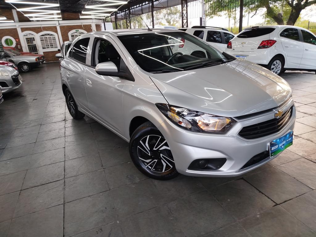 CHEVROLET Onix Hatch - Foto