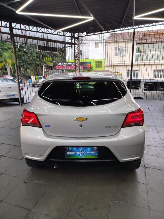 CHEVROLET Onix Hatch - Foto