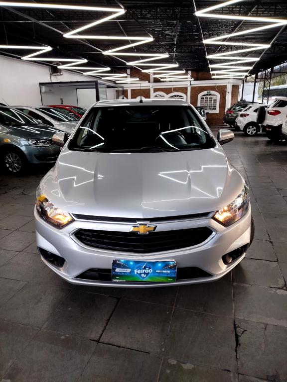 CHEVROLET Onix Hatch - Foto