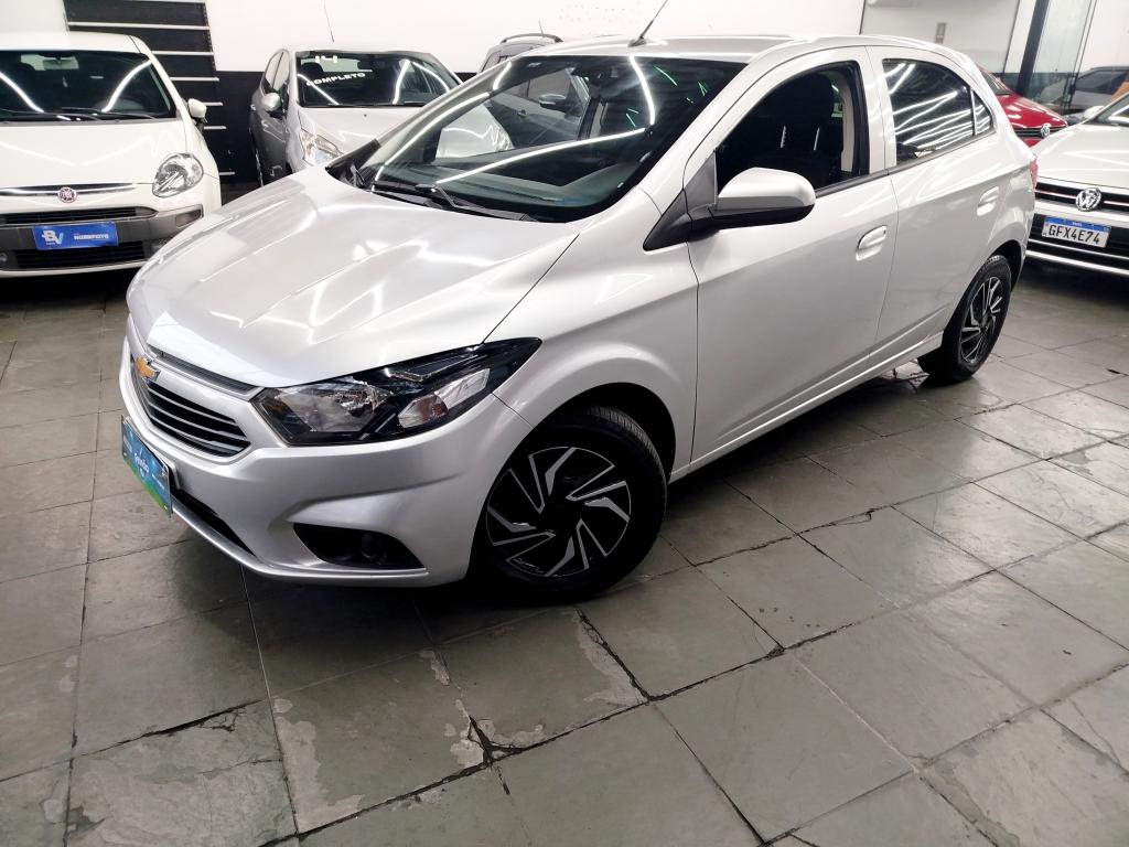 CHEVROLET Onix Hatch - Foto