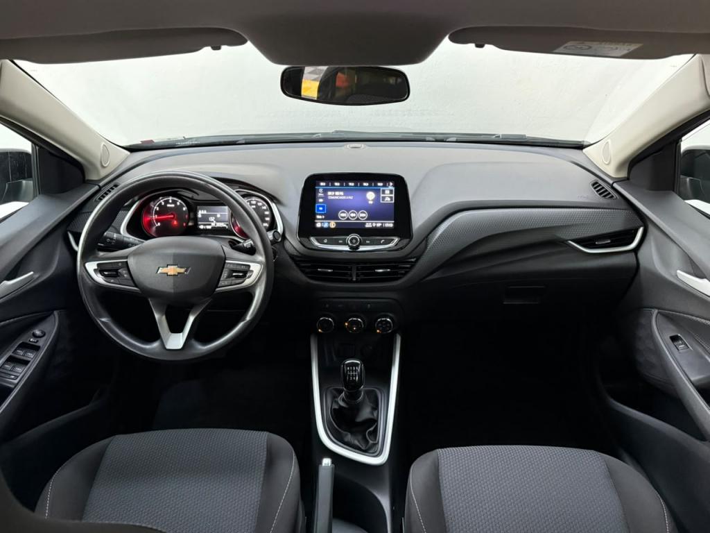 CHEVROLET Onix Hatch - Foto