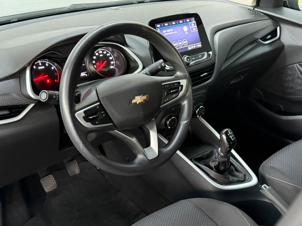 CHEVROLET Onix Hatch - Foto